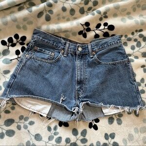 Vintage Levi’s 550 Cutoff Denim Blue Jean Shorts size 32